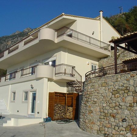 Verga First Floor Apartment Verga Kalamata Exterior foto