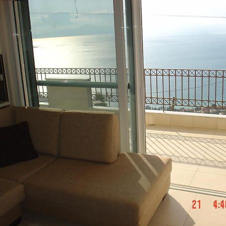 Verga First Floor Apartment Verga Kalamata Exterior foto