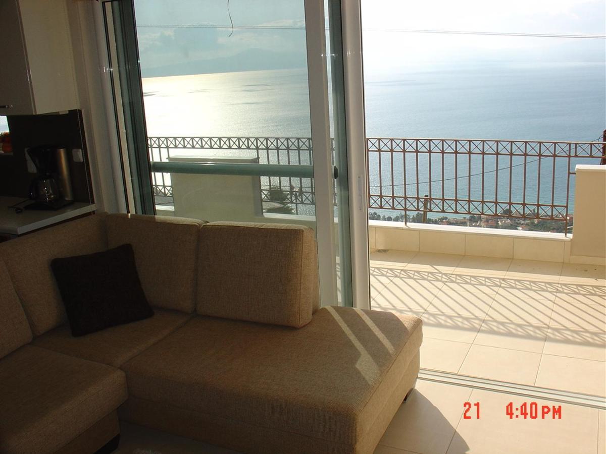 Verga First Floor Apartment Verga Kalamata Exterior foto