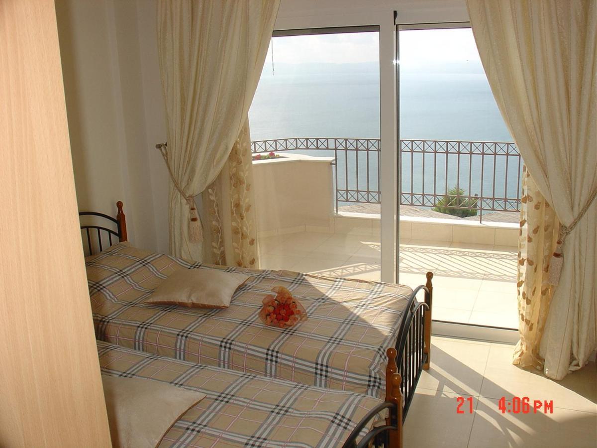 Verga First Floor Apartment Verga Kalamata Exterior foto
